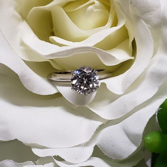 2 Carat Moissanite Ring With 925 Sterling Silver Band, D, VVS1 (M116) - Picture 3 of 7